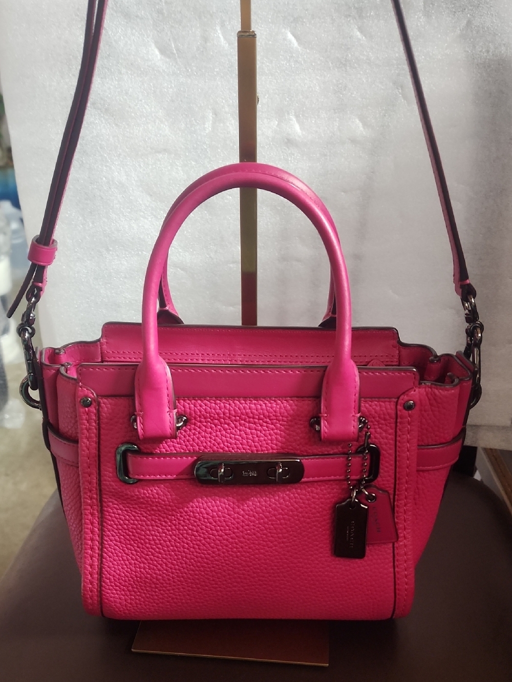 Coach Mini Swagger Crossbody/hand Bag Euc W/ 2 Original Tags - Picture 14 of 17
